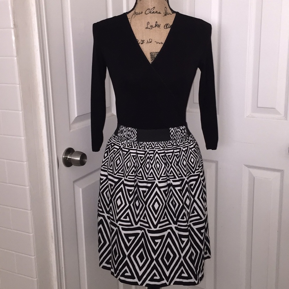 WHBM Black and White Patterned Skirt